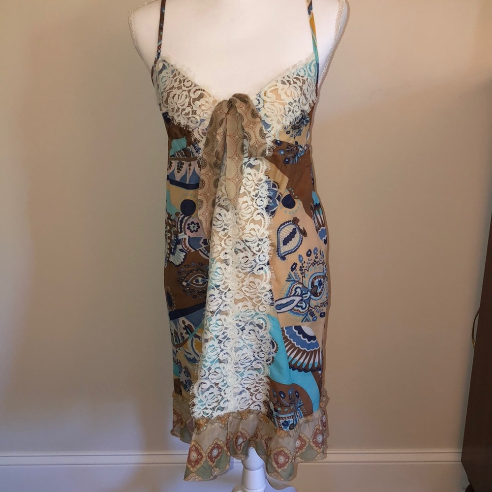 Sin boho print dress with cut lace detail